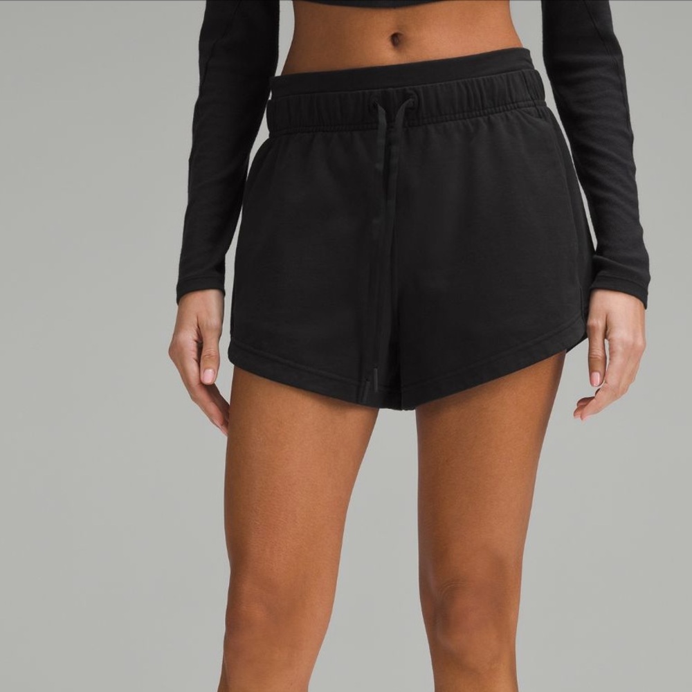 LULULEMON LIGHTLY WORN INNER GLOW 3 In Shorts black size 2
